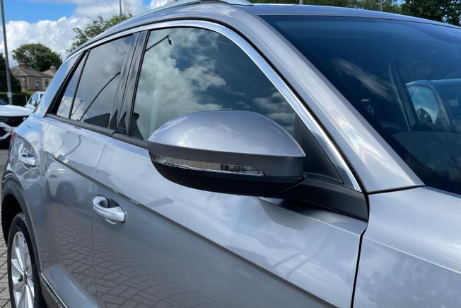 VOLKSWAGEN T-Roc Photo 20