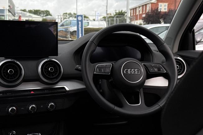 Audi Q2 Photo 38