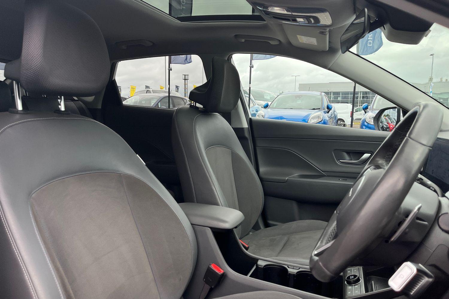 Hyundai KONA Photo 16