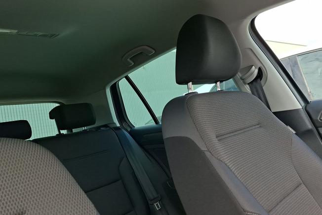 VOLKSWAGEN Golf Photo 32
