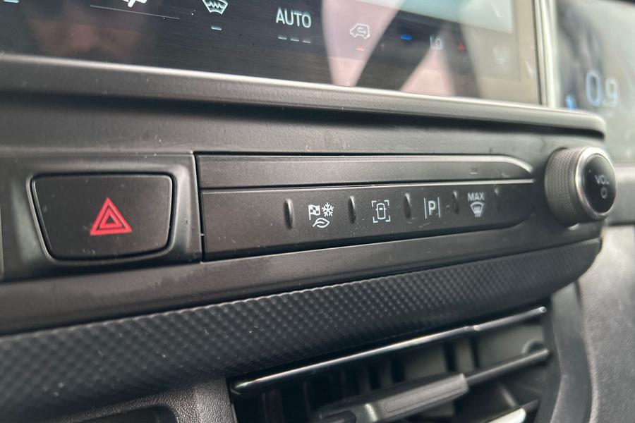 Ford TRANSIT CUSTOM Photo autoimg-58d6fa1516e6a56e8f6b0975c167101aea803c70.jpg