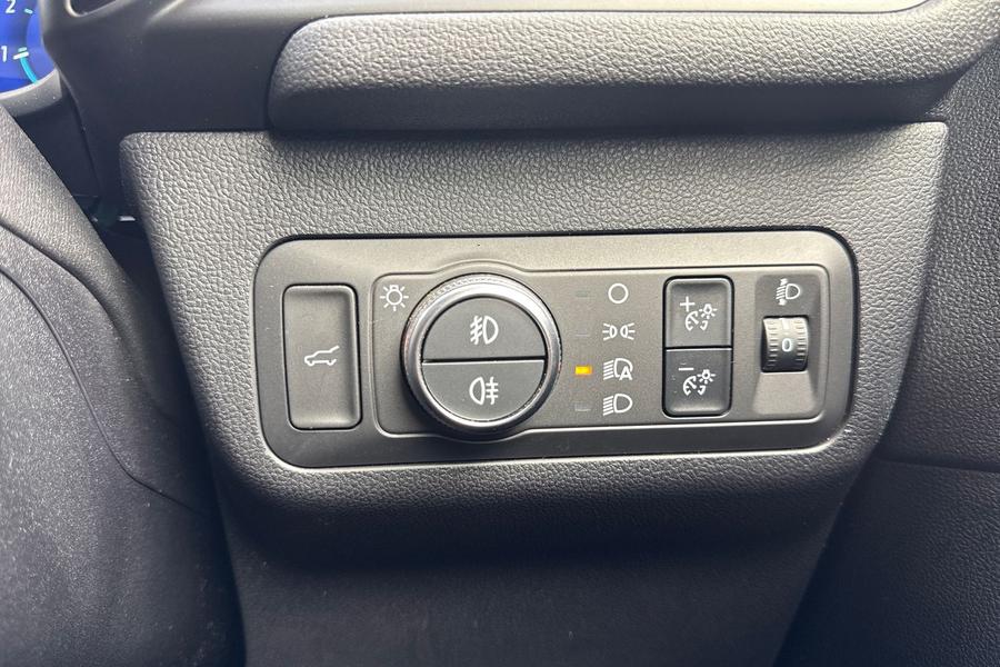 Ford KUGA Photo autoimg-58d7142fe0ca18e62e7da8e1f9389bbf54371e2e.jpg