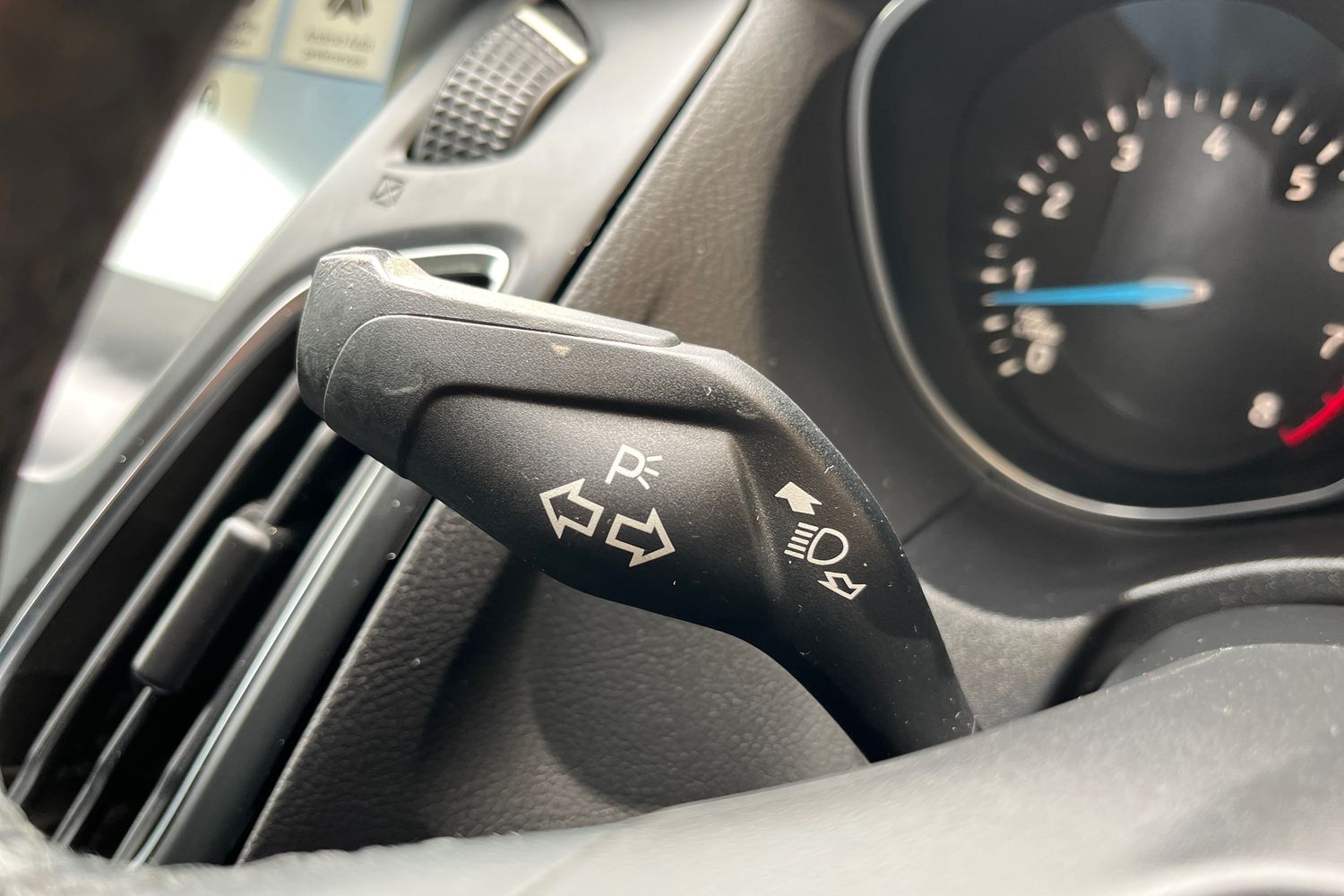 Ford FOCUS Photo 13