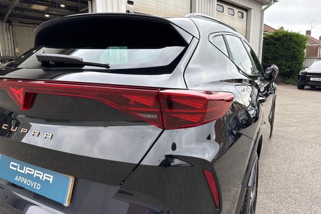 CUPRA Formentor Photo 18