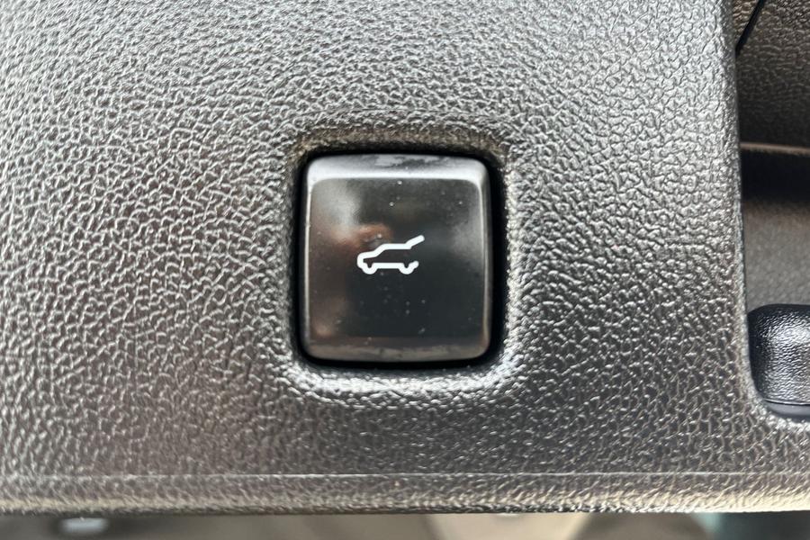 Ford Kuga Photo autoimg-58ddd768a17d231fa6d43642848afc4b9f795ada.jpg