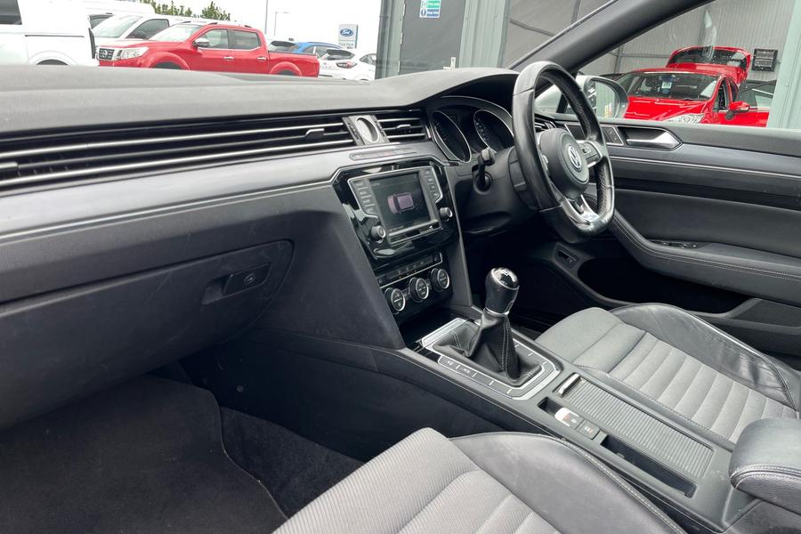 Volkswagen PASSAT Photo autoimg-58de08ec9fc14a6a57b035ac2e67da18d544ea83.jpg