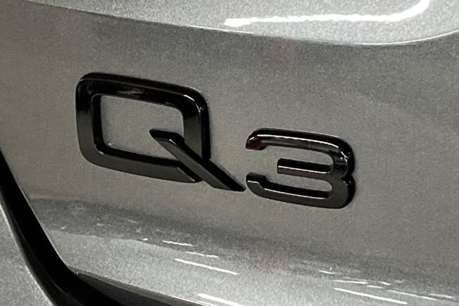 AUDI Q3 Photo 34