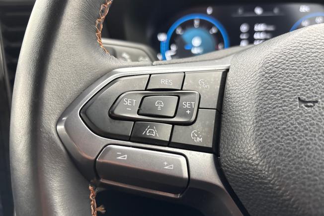 VOLKSWAGEN Amarok Photo 16