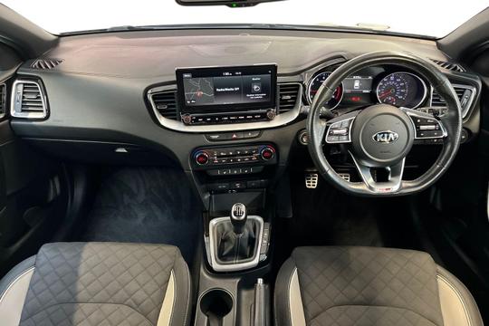 Kia Ceed Photo autoimg-58ed57a41ad5fb20672eeec960a07fa1847ce087.jpg