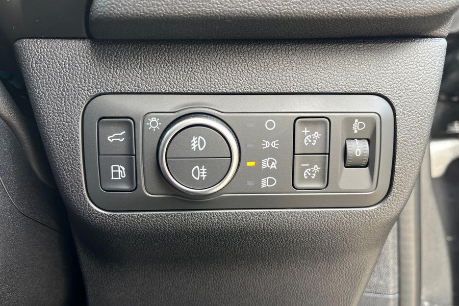 Ford Kuga Photo autoimg-58f020921dbadbe4385d59515657913b2b4c5ddc.jpg