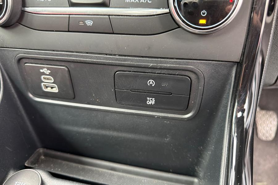Ford ECOSPORT Photo autoimg-58f2f87d4969137894315985095769ee472bfcfb.jpg