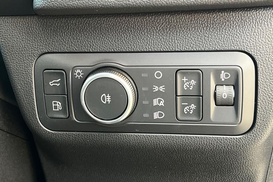 Ford KUGA Photo autoimg-58f34019a7ed8e3451724e98e80754447b89164e.jpg