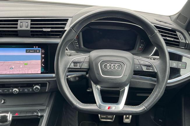 AUDI Q3 Photo 11