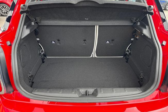 MINI Hatch Photo 12
