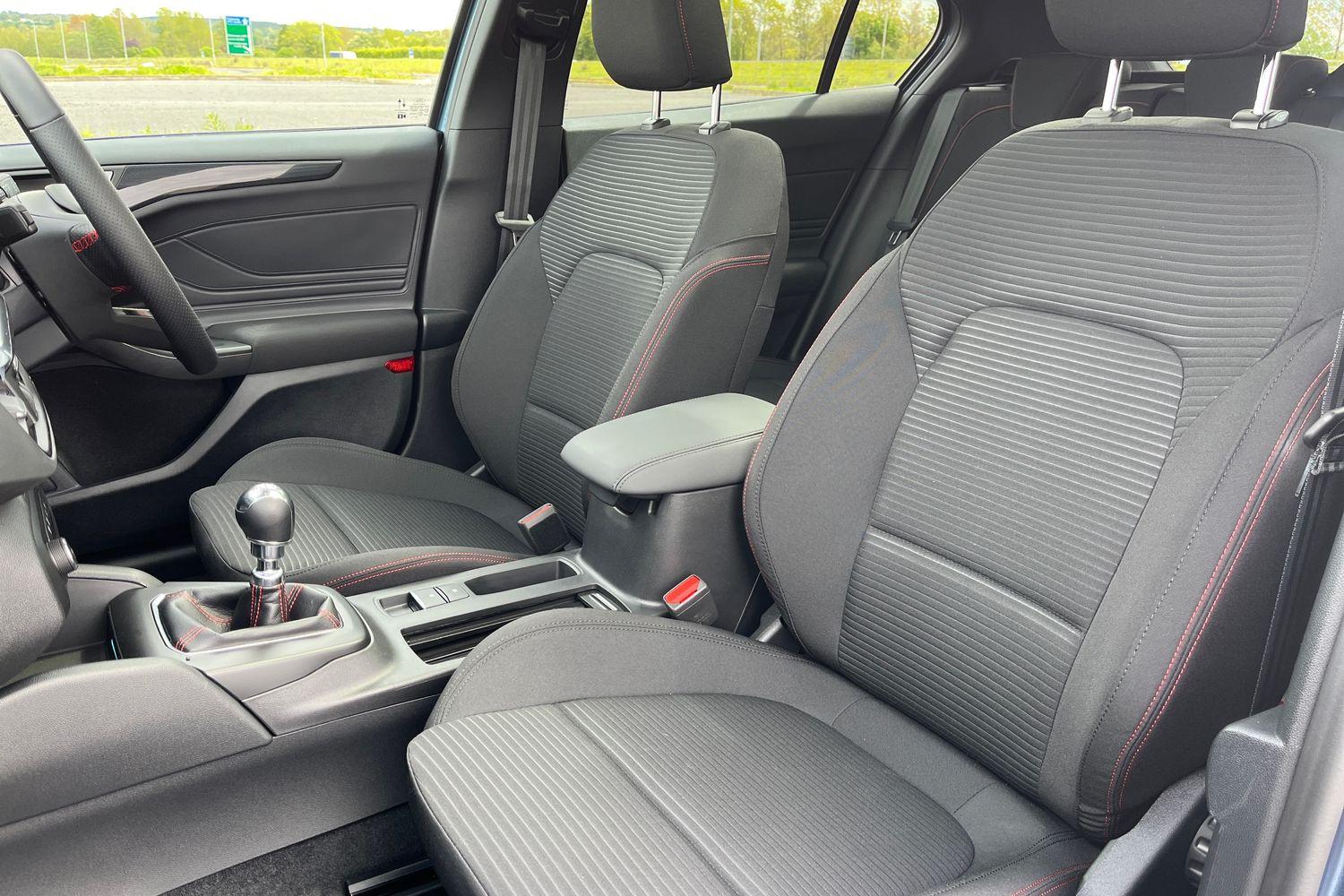Ford FOCUS Photo 18