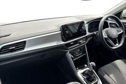 VOLKSWAGEN T-Roc Photo 2