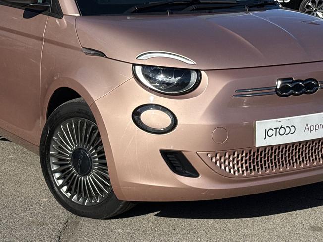 FIAT 500e Photo 19