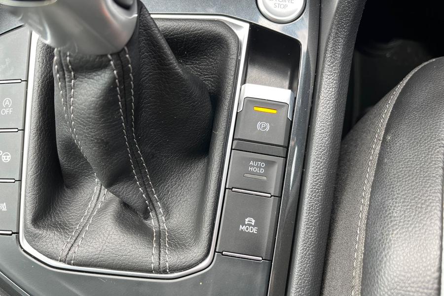 Volkswagen Tiguan Photo autoimg-58fa76761302835bb2c32f6d0e7a28a4bd2b9bfb.jpg