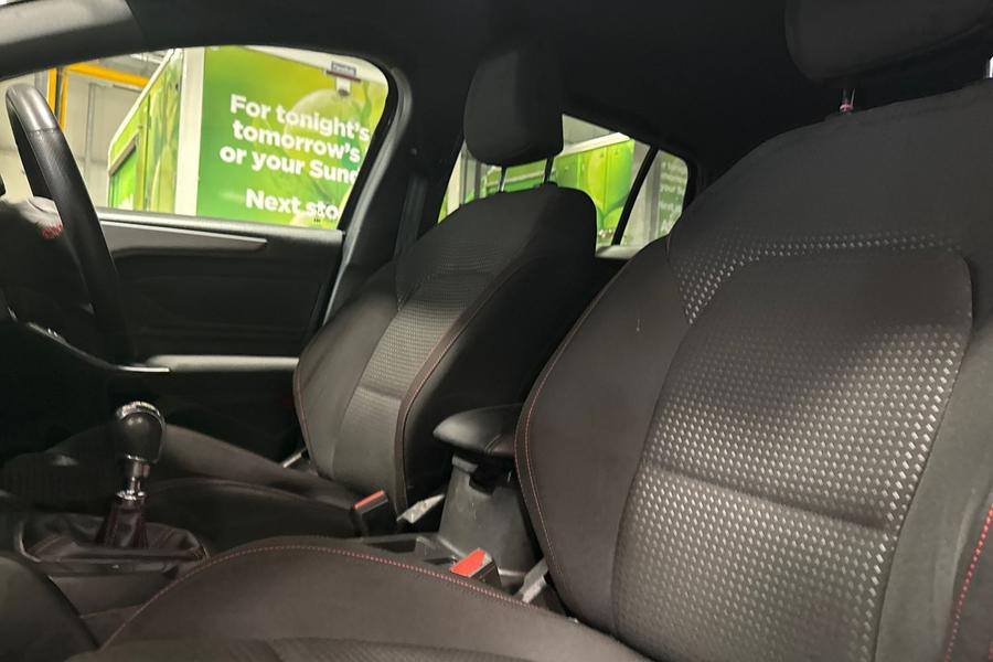 Ford FOCUS Photo autoimg-58fbe3b7211574baf1294d9ca7f5900d234c6037.jpg