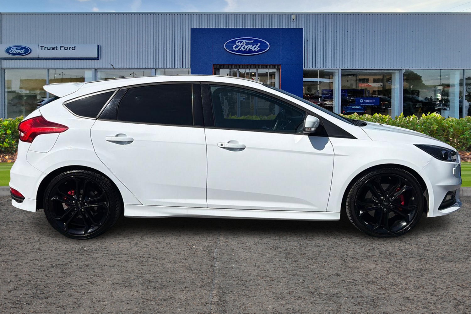 Ford FOCUS Photo 2