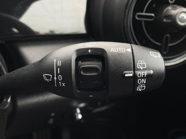 MINI Hatch Photo 36