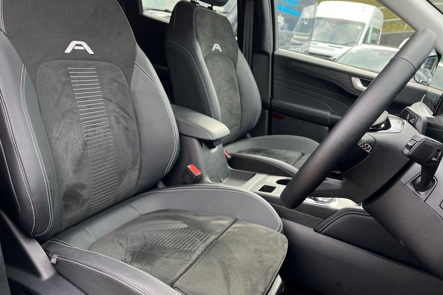 Ford KUGA Photo 16