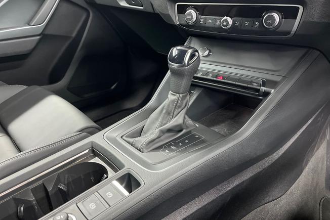 AUDI Q3 Photo 23