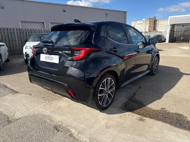 TOYOTA Yaris Photo 27