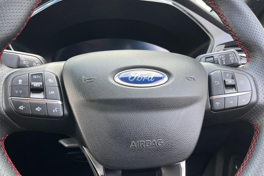 Ford Kuga Photo autoimg-590339724f2f6f895014a5b00235d1900e41468f.jpg