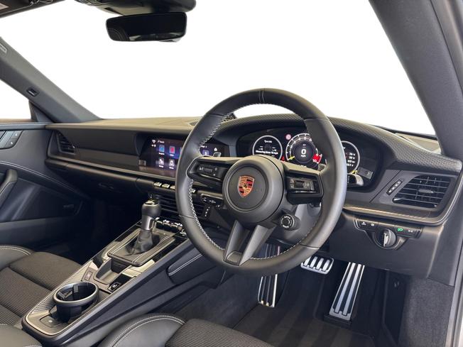 PORSCHE 911 Photo 10