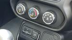 Jeep Renegade Photo 11