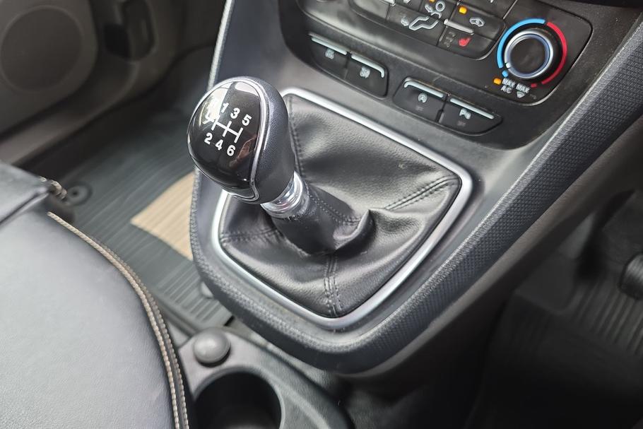 Used Ford TRANSIT CONNECT WF24OKK 9