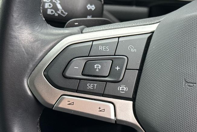 VOLKSWAGEN T-Roc Photo 16