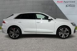 AUDI Q8 Photo 4