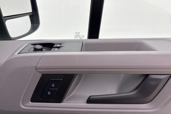 VOLKSWAGEN Crafter Photo 24