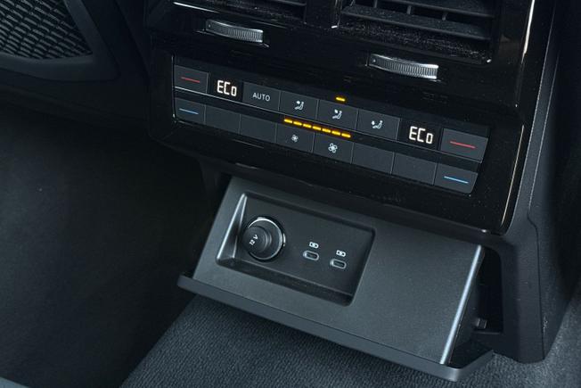 VOLKSWAGEN Touareg Photo 40