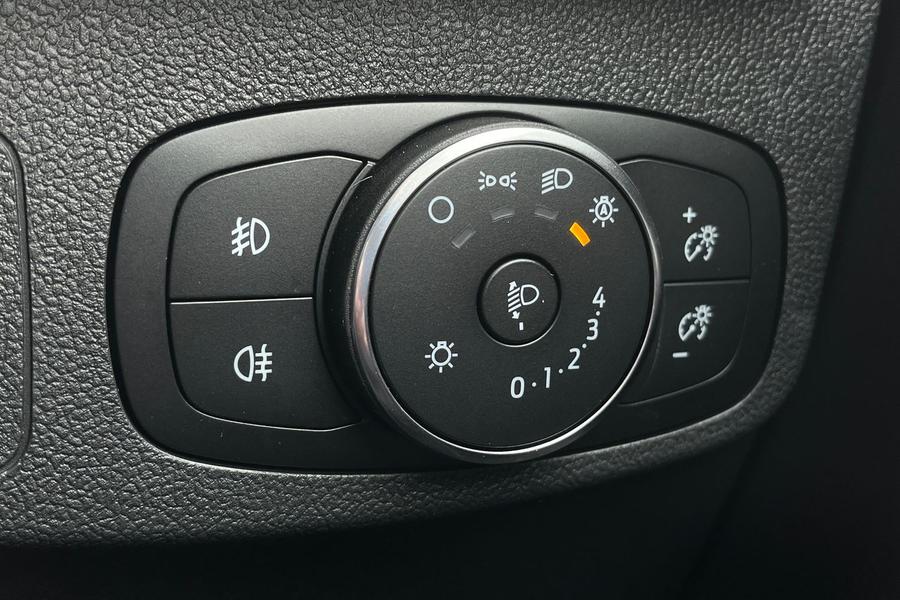 Ford FOCUS Photo autoimg-591dbbeeade5a335b0f35bff82ee2db35062a18f.jpg