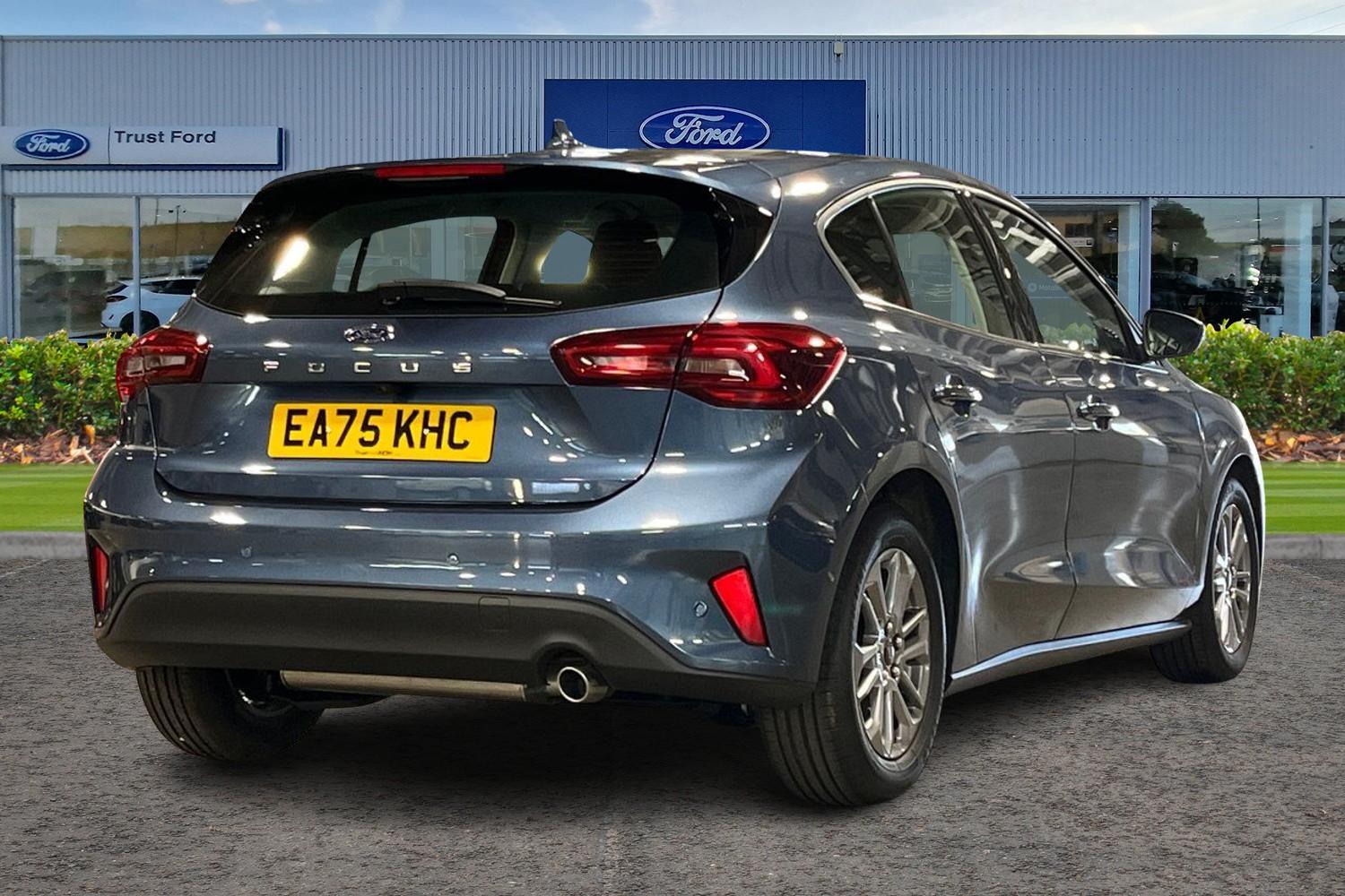 Ford Focus Photo 3