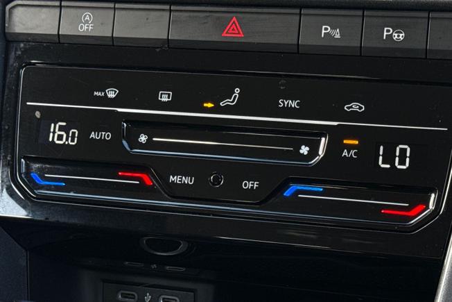 VOLKSWAGEN T-Roc Photo 25
