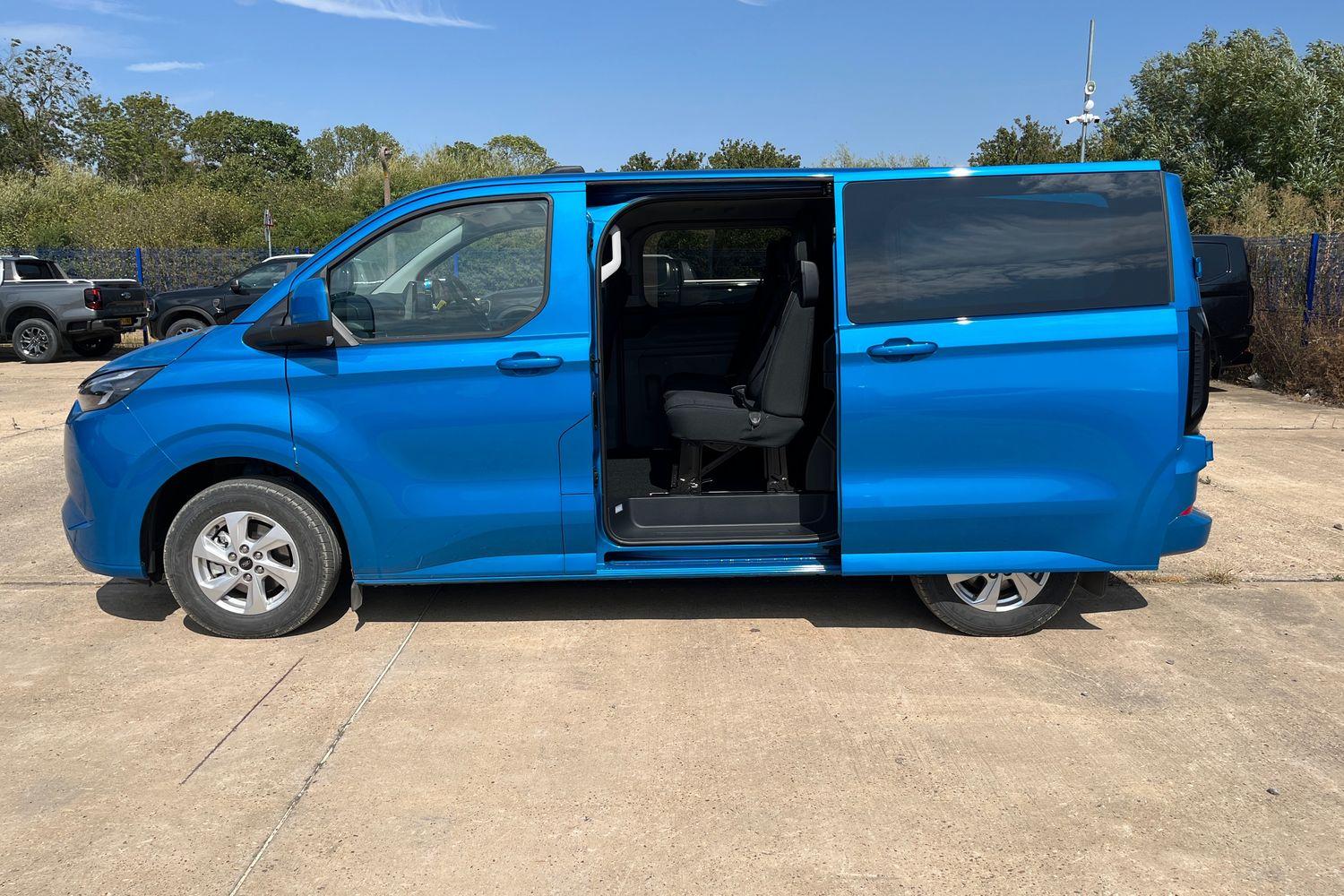 Ford TRANSIT CUSTOM Photo 4