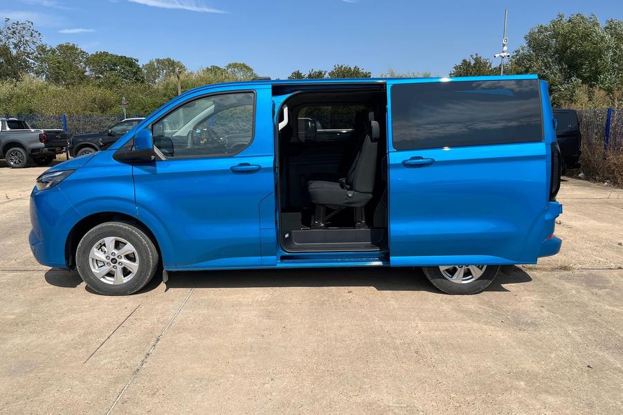 Ford TRANSIT CUSTOM Photo autoimg-5926f13a03ebfcdfa06d9873a0ab60359049f70f.jpg