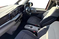 VOLKSWAGEN Multivan Photo 2