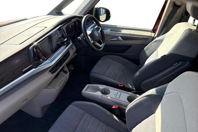 VOLKSWAGEN Multivan Photo 2