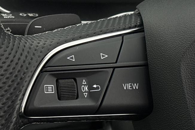 AUDI Q3 Photo 16