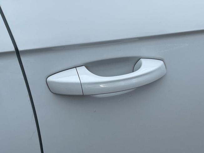 VOLKSWAGEN T-Roc Photo 24