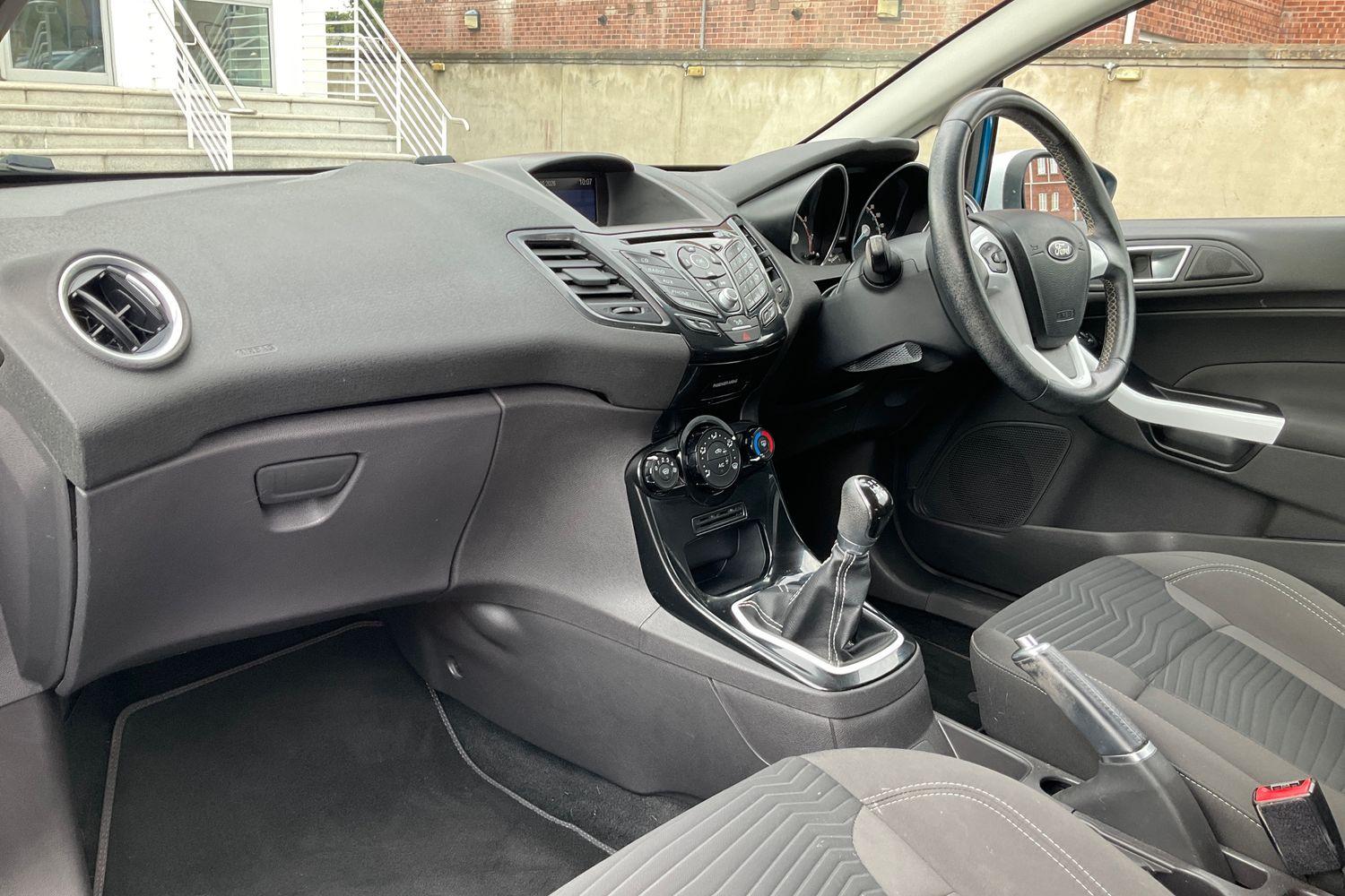 Ford FIESTA Photo 17