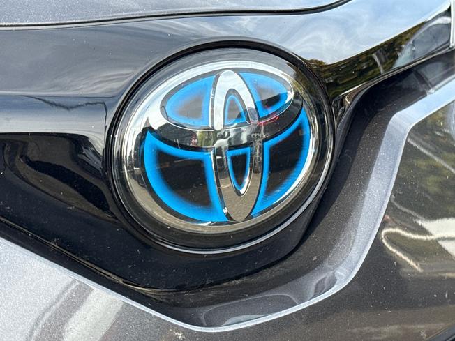 TOYOTA C-Hr Photo 32