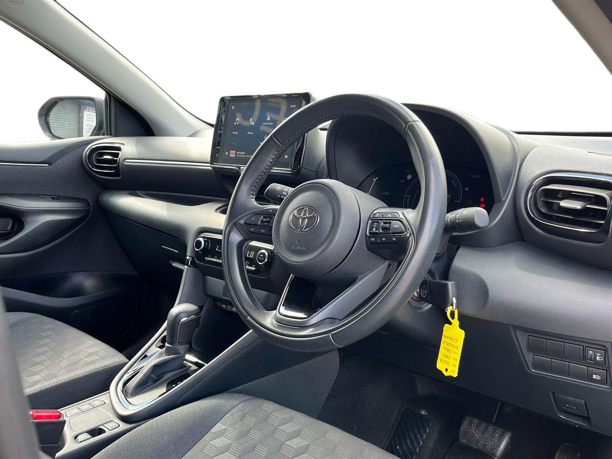 Toyota Yaris Photo 18