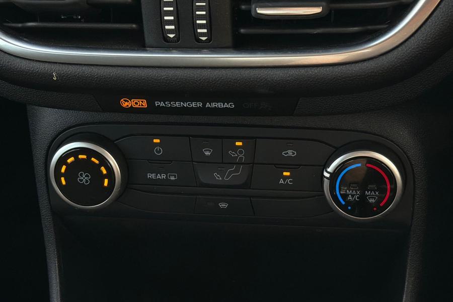 Ford FIESTA Photo autoimg-5939f94eca9b847e92892250d7df87c84dc6b363.jpg