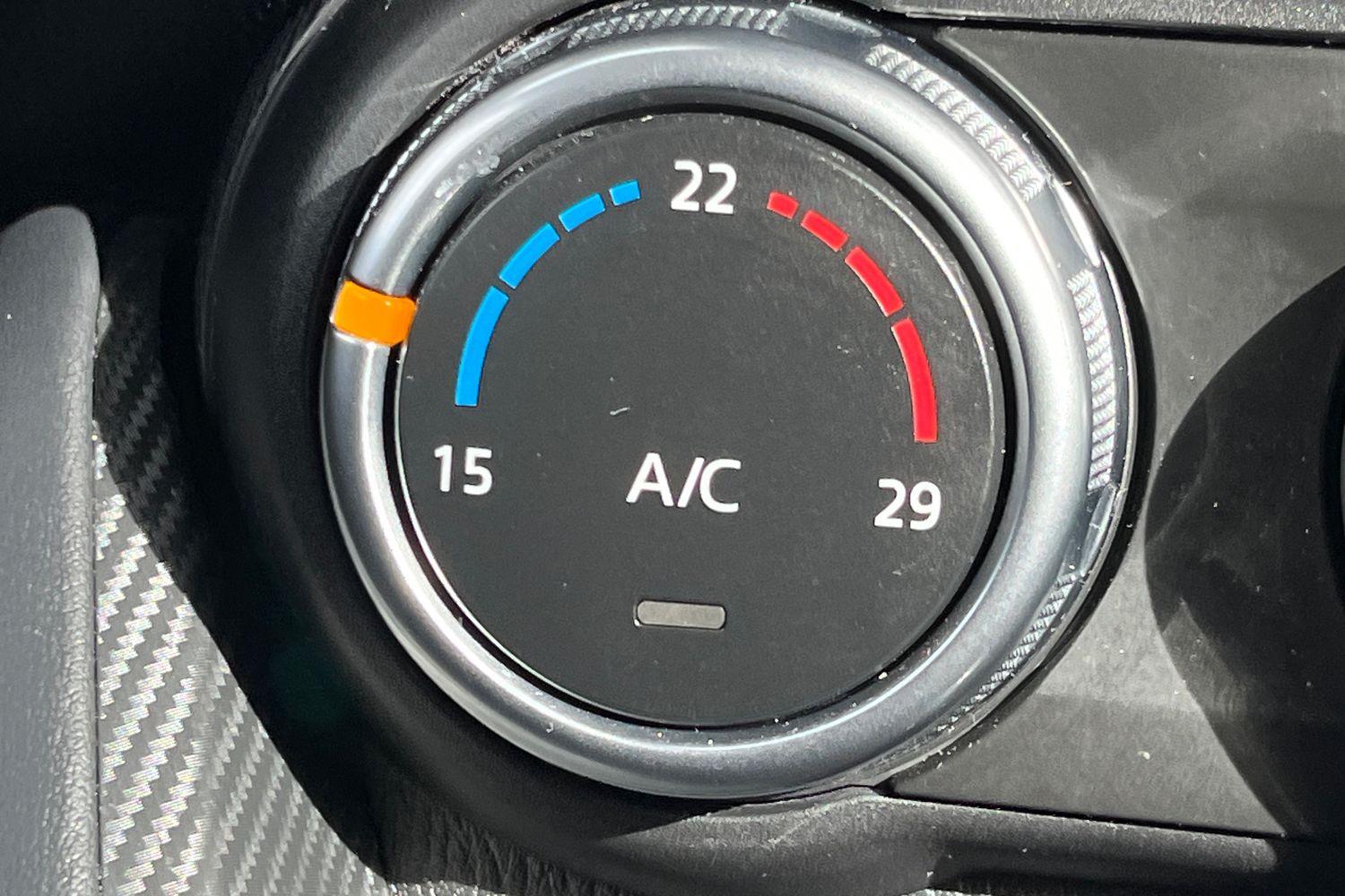 Mazda Mazda2 Photo 31
